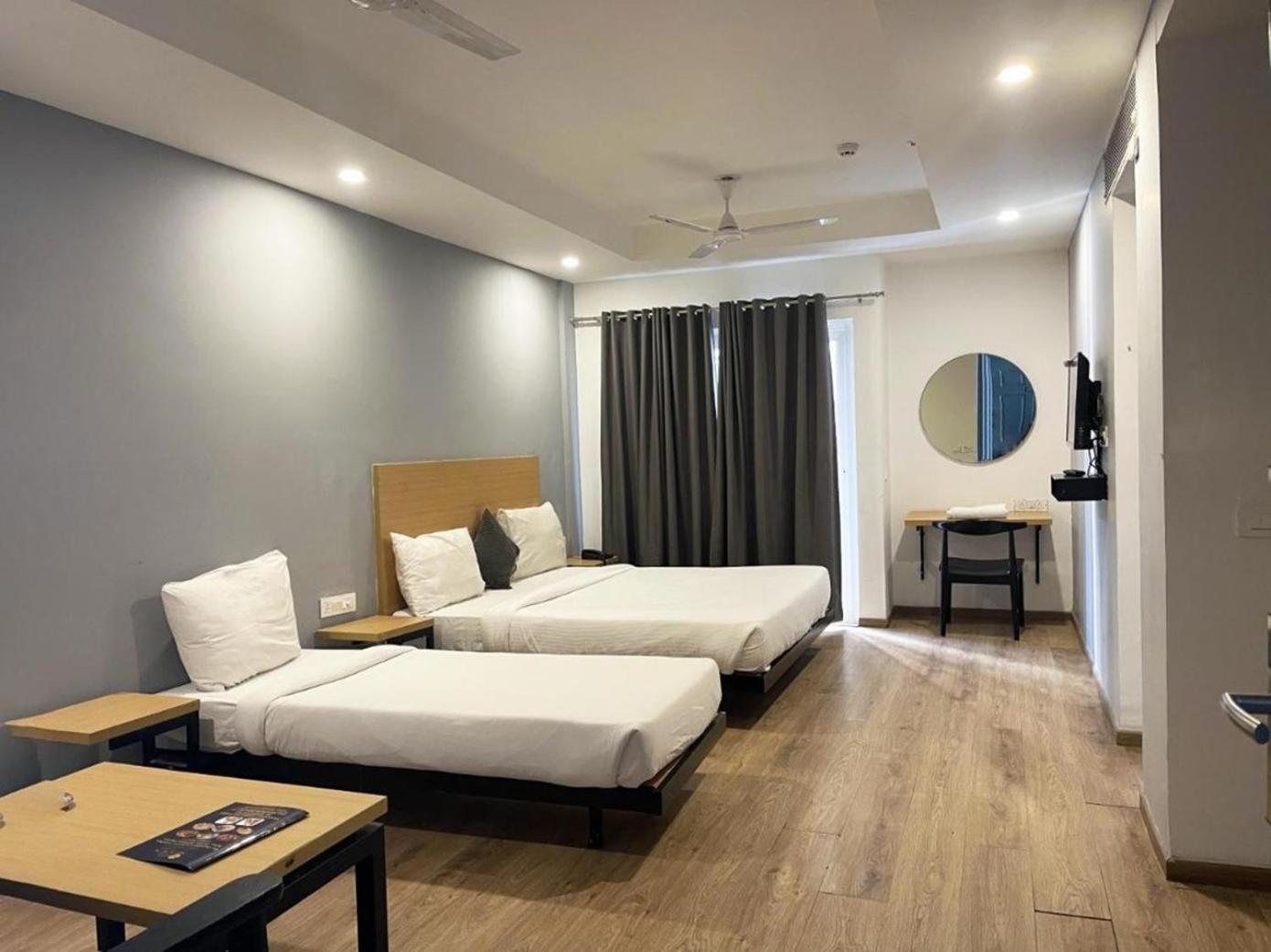 The Roseman Hotel & Suites Ghaziabad Luaran gambar